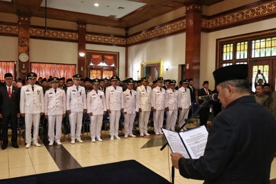 Alfedri Lantik 154 Pejabat Administrator dan Pengawas di Lingkungan Pemkab Siak